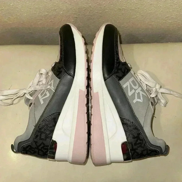 DKNY platform sneakers. Size 7 - Picture 5 of 10